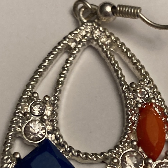 Silver Tone Paint Palette Earrings - Picture 5 of 13